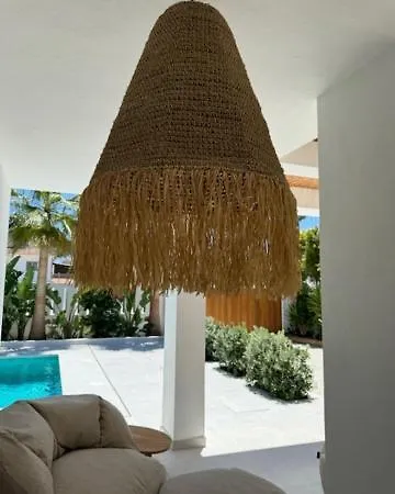 Family Holiday Bliss In Marbella- Brand-New 4 Bedroom Villa With Garden, Private Pool & Jacuzzi, Marbesa 500 M To The Beautiful Cabopino Beach Exterior photo