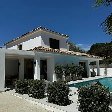 Family Holiday Bliss In Marbella- Brand-New 4 Bedroom Villa With Garden, Private Pool & Jacuzzi, Marbesa 500 M To The Beautiful Cabopino Beach Exterior photo