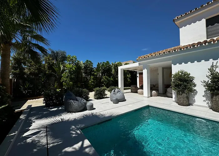 Family Holiday Bliss In Marbella- Brand-New 4 Bedroom Villa With Garden, Private Pool & Jacuzzi, Marbesa 500 M To The Beautiful Cabopino Beach